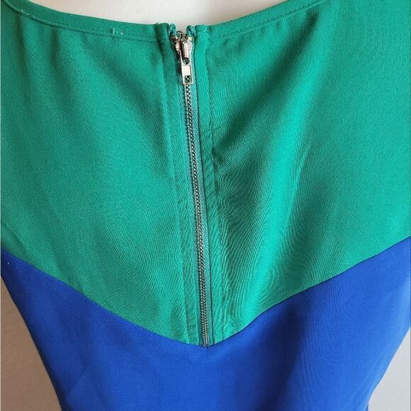 🎄5/$25🎄41 Hawthorn Colorblock Top - Picture 5 of 9